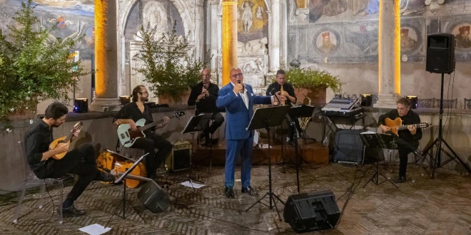 Gennaro Pisapia con il gruppo Smeraldo