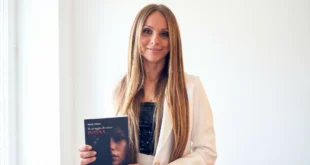 Mariù Adamo con il libro Il Coraggio di Essere Donna