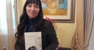 Dosolina Rapacchietta con il libro L’Uomo dell’Organetto