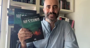 Gianni La Corte con il libro Nessuno
