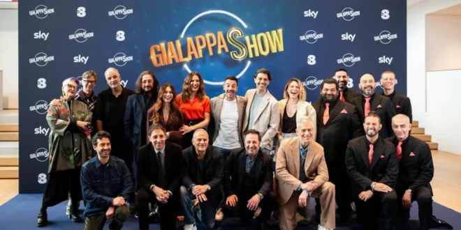 Il cast di GialappaShow durante la conferenza stampa (Milano, 26 marzo 2026) © Marcello Cesena