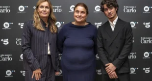Lucia Mascino (Antonia Salzano Acutis), Antonia Salzano Acutis e Samuele Carrino (Carlo Acutis 15 anni) © Prandoni Francesco
