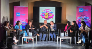 La presentazione di Scomode - In 5 sul divano